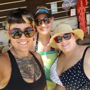 Meet your Posher, Becca